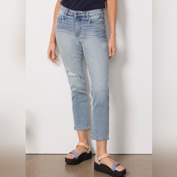 Evereve Denim - Evereve “The Ever Straight” Distressed High Rise Fit Light Wash Denim Jeans Sz28